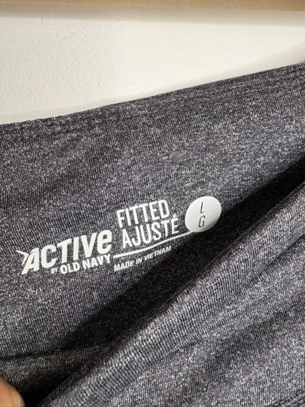 Old Navy Active Fitted Marled Charcoal Cropped Leggings - Picture 5 of 6
